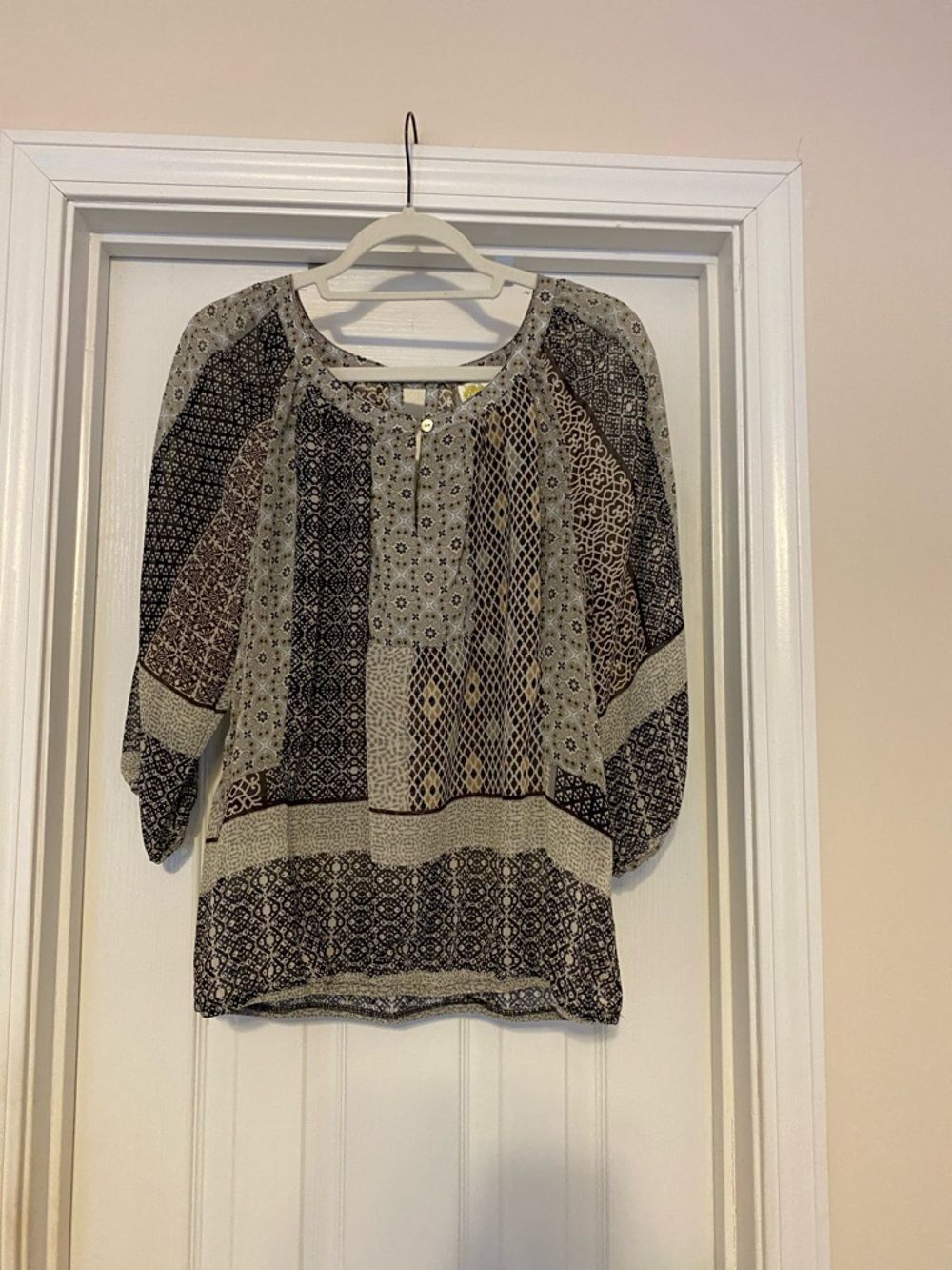 Women’s fig and flower Black and Cream Mixed Print Peasant Top size large petite